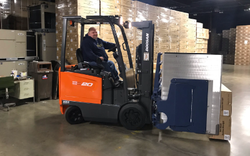 Forklift with clamp