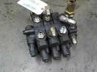 Yale Used 3 Spool Hydraulic Control Valve photo