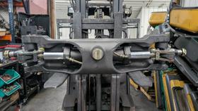 CATERPILLAR REMAN STEER AXLE ASSEMBLY